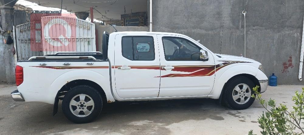 نيسان نافارا